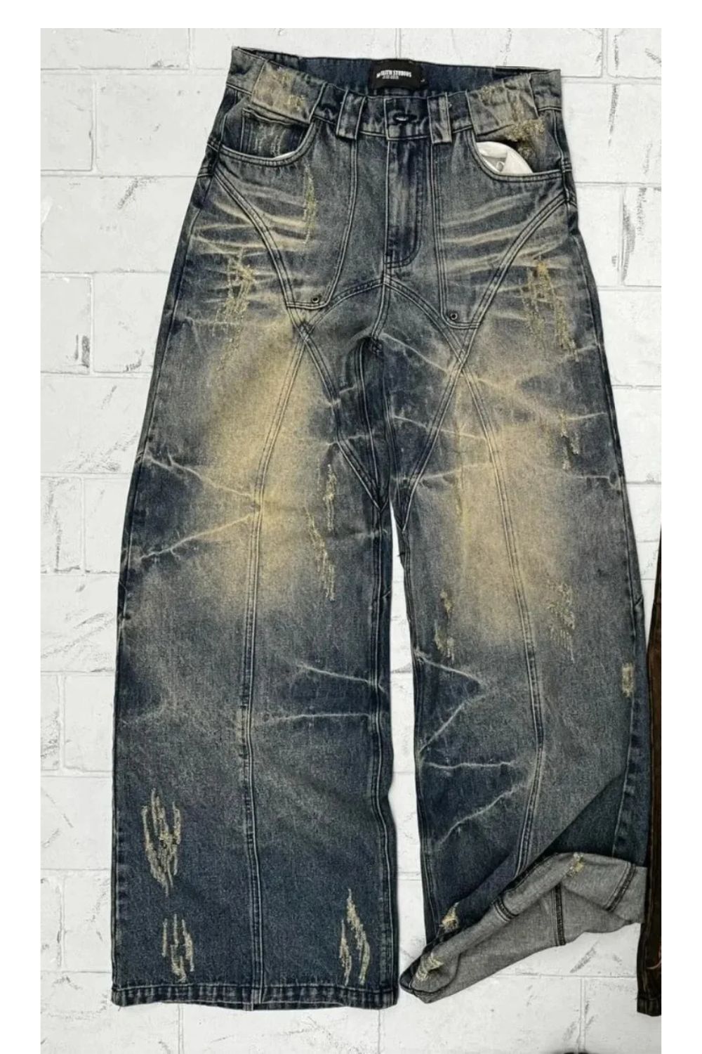 'Graphic Lining' Baggy Jeans