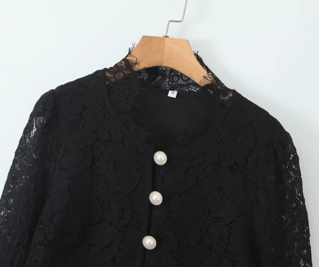 Isabelle | Slim Fit Lace Top