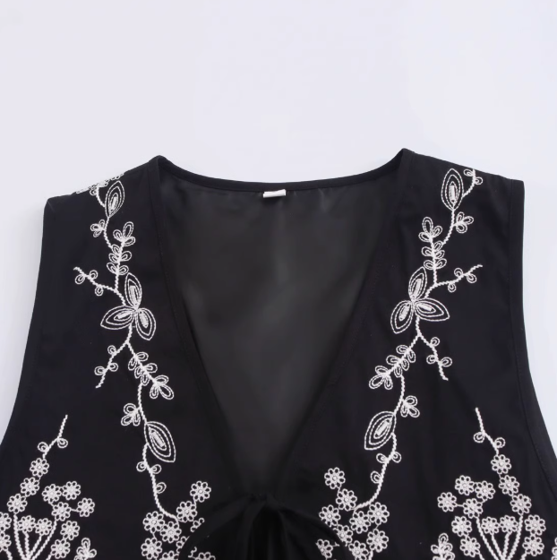 Éloise | Embroidered Sleeveless Retro Vest